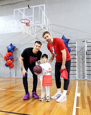 Самсон Руженцев и Александр Ганькевич (фото: М. Сербин, cskabasket.com)