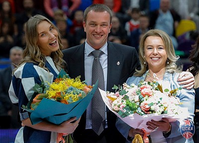 Anna Burkina, Andrey Vatutin and Natalia Furaeva (photo: T. Makeeva, cskabasket.com)
