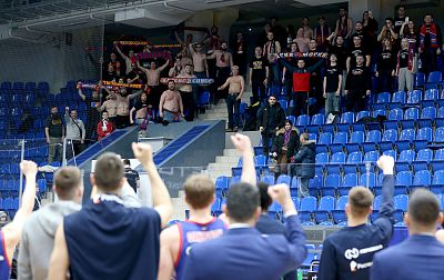 Болельщики ЦСКА (фото: М. Сербин, cskabasket.com)