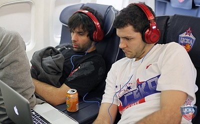 Milos Teodosic and Vladimir Micov (photo M. Serbin, cskabasket.com)