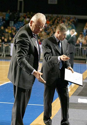 В начала матча команду пришлось приводить в чувство (фото cskabasket.com)