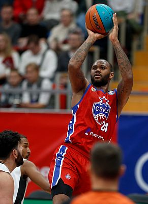 Амат М'Бай (фото: М. Сербин, cskabasket.com)
