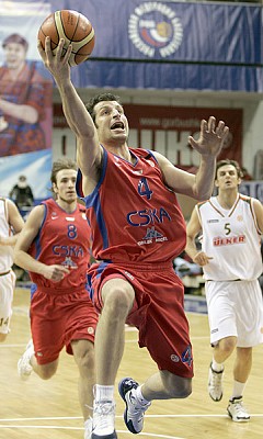 Theodoros Papaloukas 8 points + 6 assists (photo M. Serbin)