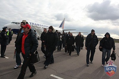 CSKA in the airport (photo M. Serbin, cskabasket.com)