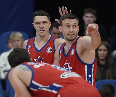 Семён Антонов и Алекса Аврамович (фото: Т. Макеева, cskabasket.com)