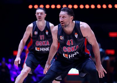 Никита Курбанов и Семён Антонов (фото: М. Сербин, cskabasket.com)