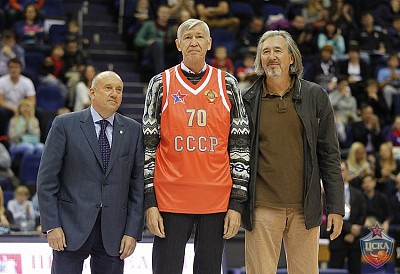Алжану Жармухамедову 70! (фото: М. Сербин, cskabasket.com)