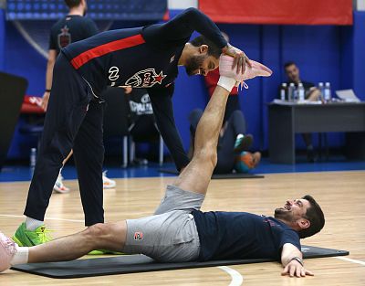Мело Тримбл и Павел Герасимов (фото: М. Сербин, cskabasket.com)