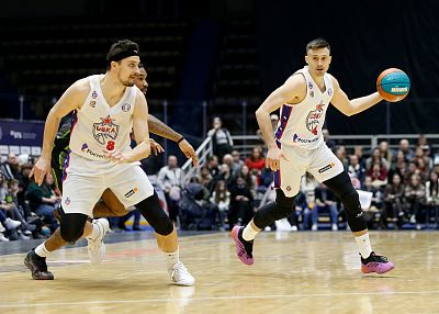 Алекса Аврамович и Антон Астапкович (фото: М. Сербин, cskabasket.com)