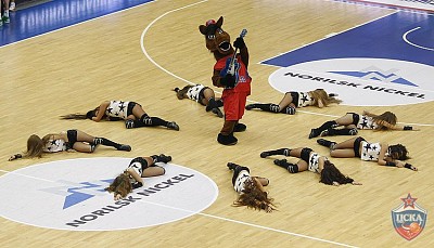 CSKA dance team (photo M. Serbin, cskabasket.com)