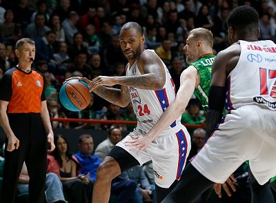 Амат М'Бай (фото: М. Сербин, cskabasket.com)