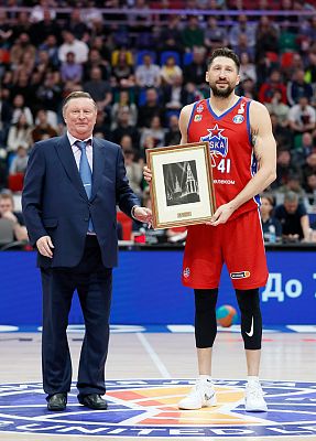 Сергей Иванов и Никита Курбанов (фото: М. Сербин, cskabasket.com)