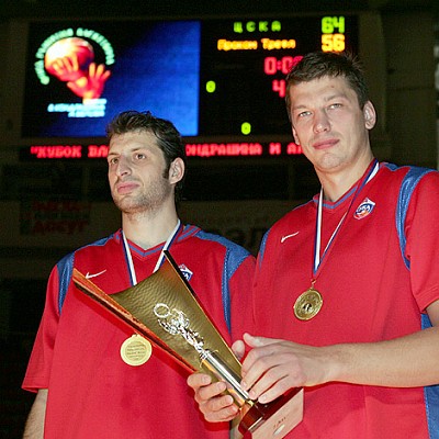 Theodoros Papaloukas and Sergey Panov with Cup (photo T.Makeeva)