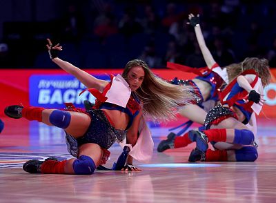 Группа поддержки ЦСКА (фото: М. Сербин, cskabasket.com)