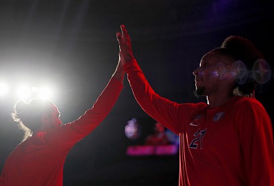 Alexey Shved and Will Clyburn (photo: M. Serbin, cskabasket.com)