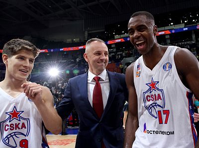 Владимир Карпенко, Олег Бартунов и Ливио Жан-Шарль (фото: Т. Макеева, cskabasket.com)