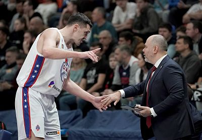 Семён Антонов и Денис Годлевский (фото: М. Сербин, cskabasket.com)