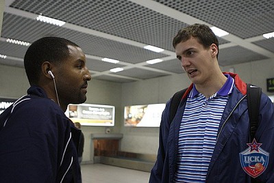 Дэвид Вантерпул и Александр Каун (фото М. Сербин, cskabasket.com)