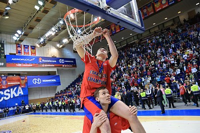 Alexander Khomenko and Daniil Kochergin (photo: T. Makeeva, cskabasket.com)