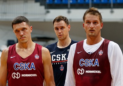 Semen Antonov, Johannes Voigtmann and Vladimir Ivlev  (photo: M. Serbin, cskabasket.com)