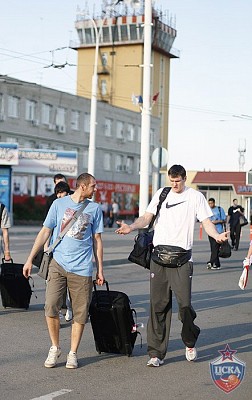 Рамунас Шишкаускас и Дариуш Лавринович (фото М. Сербин, cskabasket.com)