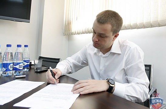 Виктор Хряпа остается в ЦСКА