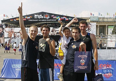 Победители турнира среди болельщиков ЦСКА (фото Т. Макеева, cskabasket.com)