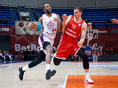 Амат М'Бай (фото: М. Сербин, cskabasket.com)