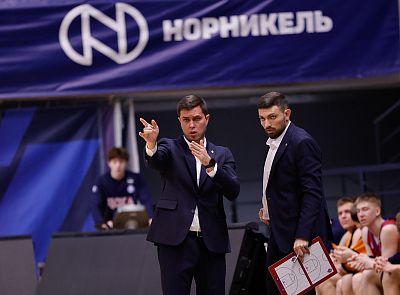 Артур Уразманов и Арсений Метревели (фото: Т. Макеева, cskabasket.com)