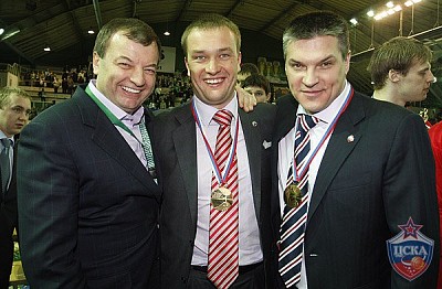 Sergey Kuschenko, Andrey Vatutin and Eugeny Pashutin (photo M. Serbin, cskabasket.com)