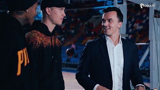 CSKA football players Magnusson and Ernandes on basketball game