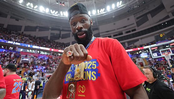 Tonye Jekiri stays with CSKA