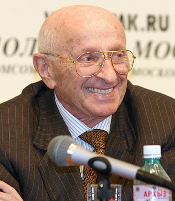 Александр Гомельский (фото cskabasket.com)