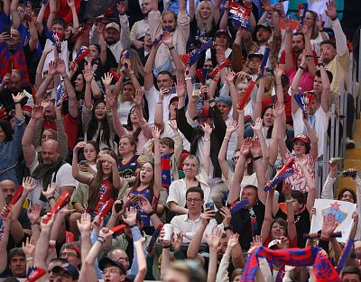 Болельщики ЦСКА (фото: М. Сербин, cskabasket.com)