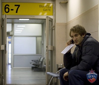 Zoran Planinic in the airport (photo M. Serbin, cskabasket.com)