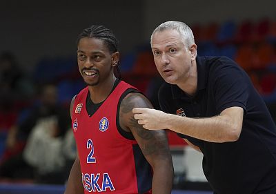 Каспер Уэйр и Эмил Райкович (фото: Т. Макеева, cskabasket.com)