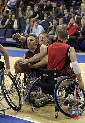 Falcon wheelchair basketball team (photo M. Serbin, cskabasket.com)