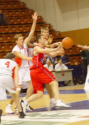 Зато много игрового времени получили российские игроки (фото cskabasket.com)