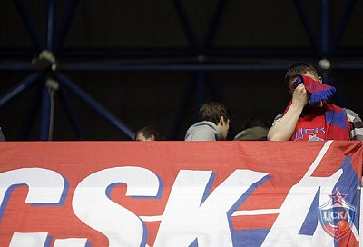 CSKA fan (photo M. Serbin, cskabasket.com)
