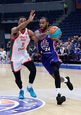 Амат М'Бай (фото: Т. Макеева, cskabasket.com)