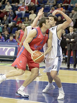 Theodoros Papaloukas 12 points + 6 assists (photo M. Serbin)