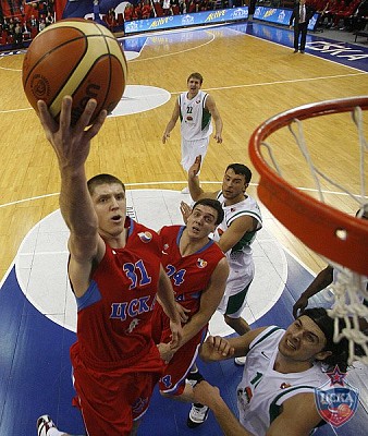 Виктор Хряпа (фото cskabasket.com)
