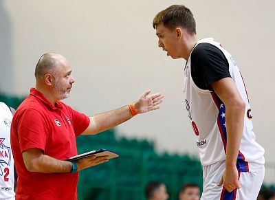 Денис Годлевский и Александр Чадов (фото: М. Сербин, cskabasket.com)
