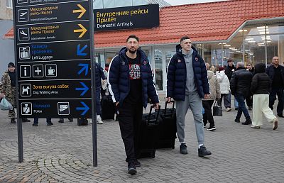  Никита Курбанов и Семён Антонов (фото: Т. Макеева, cskabasket.com)