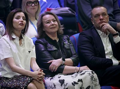 Наталья Кузнецова, Наталия Фураева и Андрей Ватутин (фото: М. Сербин, cskabasket.com)