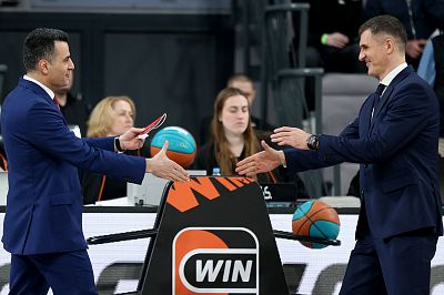 Андреас Пистиолис и Антон Юдин (фото: М. Сербин, cskabasket.com)