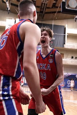  Денис Клуббе (фото: Т. Макеева, cskabasket.com)