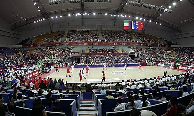 Баскетбольный зал в Куньшане (фото М. Сербин)
