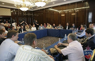 League board meeting (photo M. Serbin, cskabasket.com)