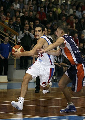 Никос Зисис стал самым результативным игроком матча (фото М. Сербин)